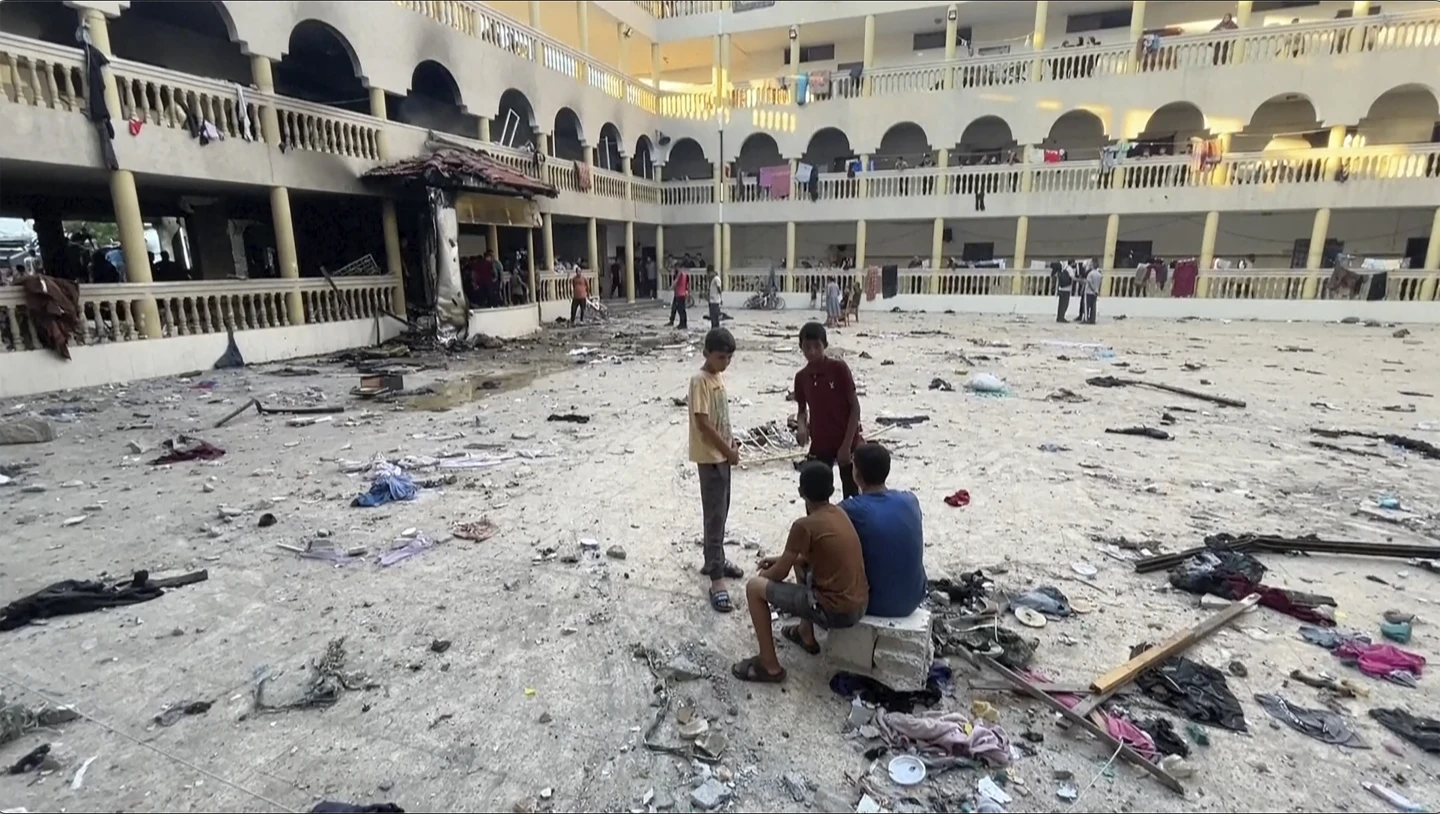 https://salarnews.in/public/uploads/images/newsimages/maannewsimage10082024_160914_school iraq.webp